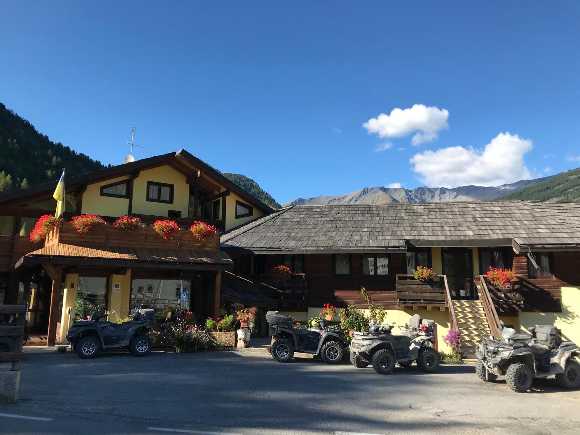 Hotel Ca Fiore Bardonecchia Exterior photo